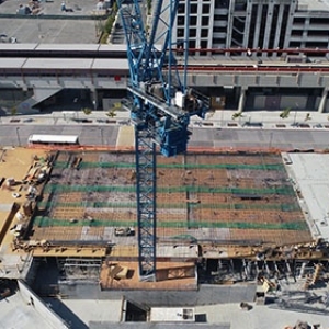 用碳纖維制作的球拍有哪些優(yōu)點(diǎn)？